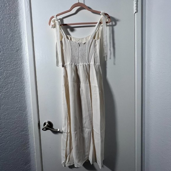 Reformation Bess Dress in Ivory - Picture 9 of 16
